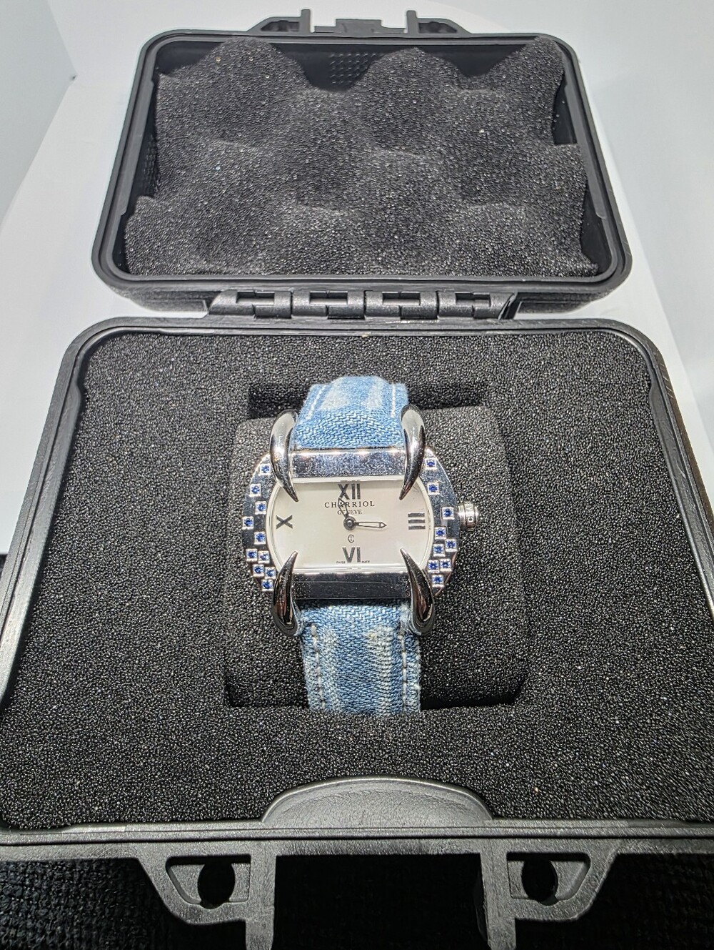 Charriol Geneve "Kucha" series women's watch featuring a blue sapphire-accented - Picture 9 of 9